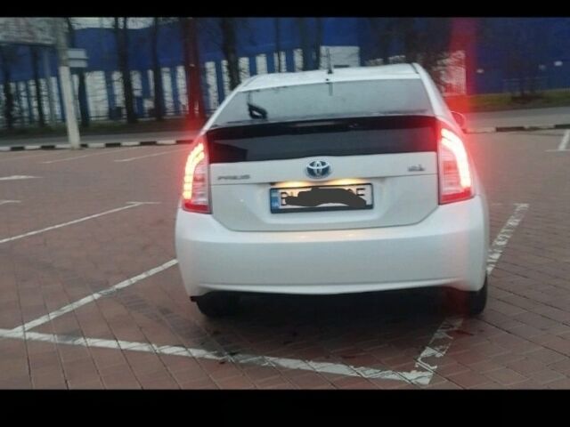 Білий Тойота Пріус, об'ємом двигуна 0 л та пробігом 135 тис. км за 13000 $, фото 2 на Automoto.ua