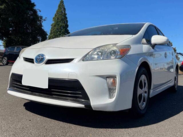 Белый Тойота Приус, объемом двигателя 1.8 л и пробегом 86 тыс. км за 6400 $, фото 2 на Automoto.ua