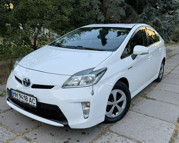 Білий Тойота Пріус, об'ємом двигуна 1.8 л та пробігом 117 тис. км за 13200 $, фото 3 на Automoto.ua