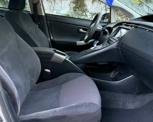 Білий Тойота Пріус, об'ємом двигуна 1.8 л та пробігом 117 тис. км за 13200 $, фото 48 на Automoto.ua