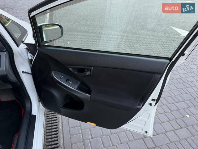 Тойота Приус 2014 в Одессе на Automoto.ua Белый Тойота Приус, объемом двигателя 1.8 л и пробегом 159 тыс. км за 13000 $, фото 22 на Automoto.ua