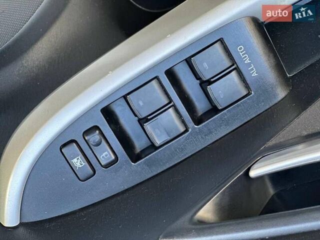 Белый Тойота Приус, объемом двигателя 1.8 л и пробегом 269 тыс. км за 10790 $, фото 15 на Automoto.ua