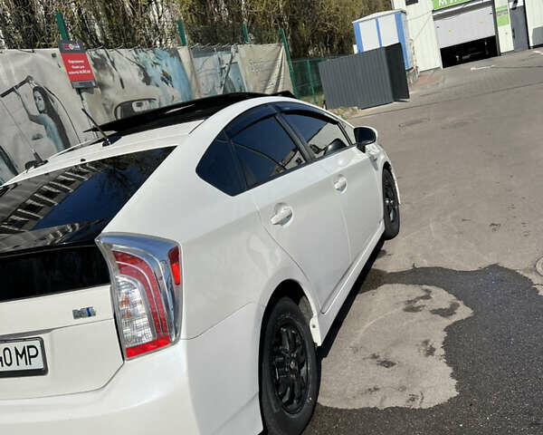 Белый Тойота Приус, объемом двигателя 1.8 л и пробегом 125 тыс. км за 12300 $, фото 9 на Automoto.ua