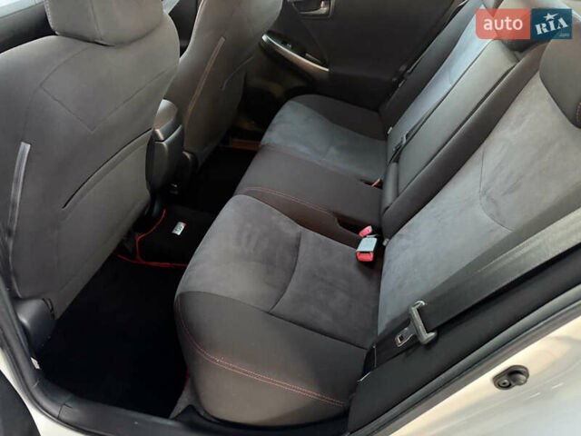 Тойота Приус 2014 в Одессе на Automoto.ua Белый Тойота Приус, объемом двигателя 1.8 л и пробегом 159 тыс. км за 13000 $, фото 15 на Automoto.ua