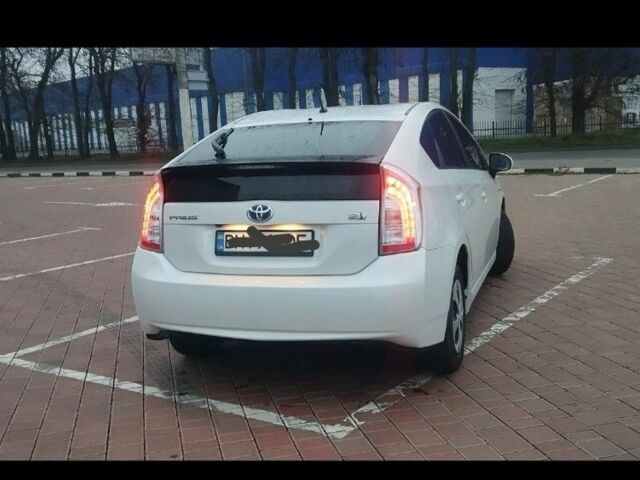Білий Тойота Пріус, об'ємом двигуна 0 л та пробігом 135 тис. км за 13000 $, фото 3 на Automoto.ua