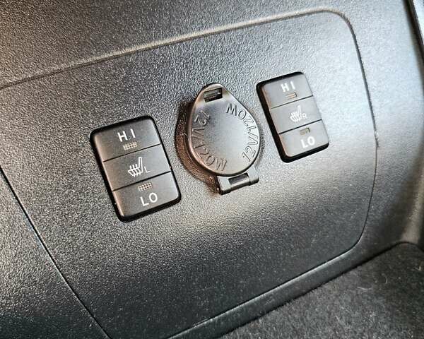 Белый Тойота Приус, объемом двигателя 1.8 л и пробегом 240 тыс. км за 12500 $, фото 20 на Automoto.ua