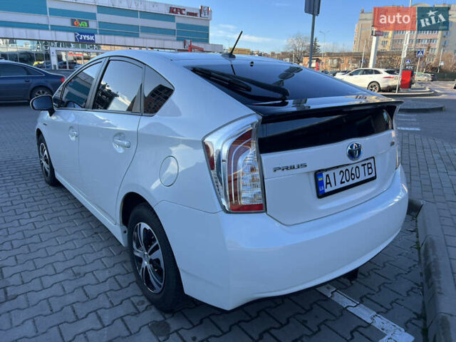 Белый Тойота Приус, объемом двигателя 1.8 л и пробегом 177 тыс. км за 15300 $, фото 7 на Automoto.ua