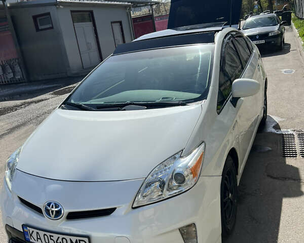 Белый Тойота Приус, объемом двигателя 1.8 л и пробегом 125 тыс. км за 12300 $, фото 2 на Automoto.ua