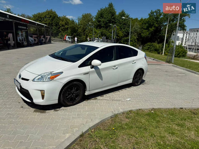 Белый Тойота Приус, объемом двигателя 1.8 л и пробегом 312 тыс. км за 14500 $, фото 5 на Automoto.ua