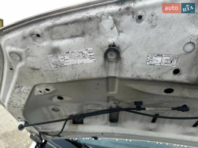 Белый Тойота Приус, объемом двигателя 1.8 л и пробегом 137 тыс. км за 13200 $, фото 21 на Automoto.ua