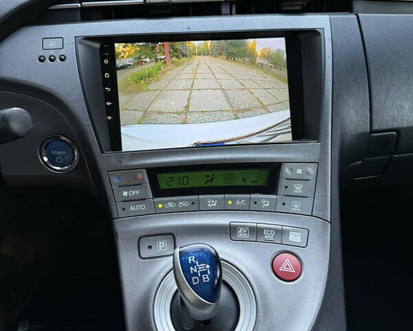 Білий Тойота Пріус, об'ємом двигуна 1.8 л та пробігом 117 тис. км за 13200 $, фото 40 на Automoto.ua