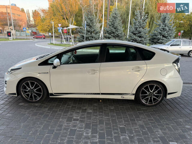 Тойота Приус 2014 в Одессе на Automoto.ua Белый Тойота Приус, объемом двигателя 1.8 л и пробегом 159 тыс. км за 13000 $, фото 5 на Automoto.ua