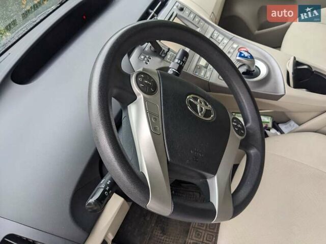 Белый Тойота Приус, объемом двигателя 1.8 л и пробегом 179 тыс. км за 12500 $, фото 6 на Automoto.ua
