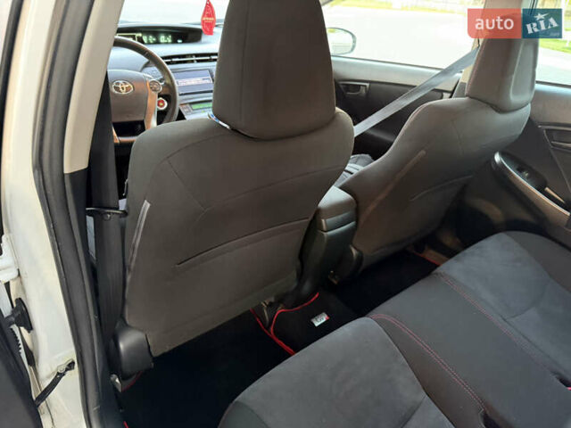 Тойота Приус 2014 в Одессе на Automoto.ua Белый Тойота Приус, объемом двигателя 1.8 л и пробегом 159 тыс. км за 13000 $, фото 16 на Automoto.ua