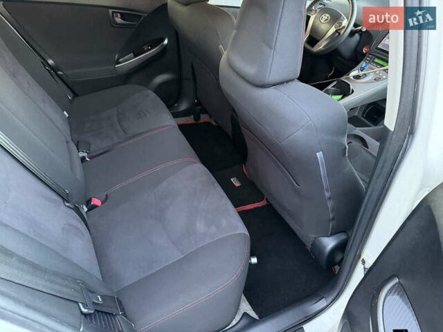 Тойота Приус 2014 в Одессе на Automoto.ua Белый Тойота Приус, объемом двигателя 1.8 л и пробегом 159 тыс. км за 13000 $, фото 21 на Automoto.ua