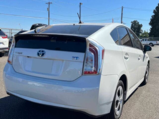 Белый Тойота Приус, объемом двигателя 1.8 л и пробегом 86 тыс. км за 6400 $, фото 5 на Automoto.ua