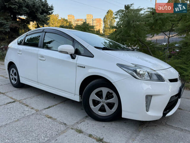 Білий Тойота Пріус, об'ємом двигуна 1.8 л та пробігом 117 тис. км за 13200 $, фото 14 на Automoto.ua