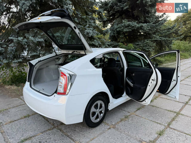 Білий Тойота Пріус, об'ємом двигуна 1.8 л та пробігом 117 тис. км за 13200 $, фото 36 на Automoto.ua