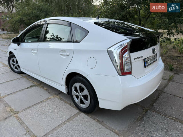 Білий Тойота Пріус, об'ємом двигуна 1.8 л та пробігом 117 тис. км за 13200 $, фото 4 на Automoto.ua
