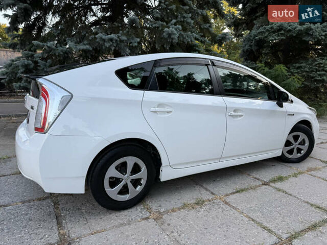 Білий Тойота Пріус, об'ємом двигуна 1.8 л та пробігом 117 тис. км за 13200 $, фото 33 на Automoto.ua