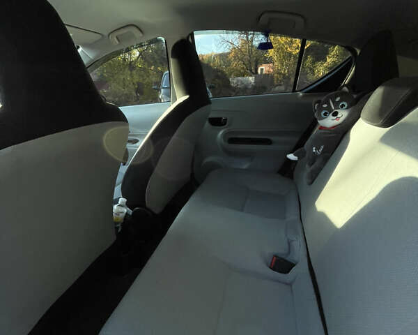 Білий Тойота Пріус, об'ємом двигуна 1.5 л та пробігом 98 тис. км за 8500 $, фото 5 на Automoto.ua