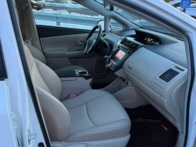 Белый Тойота Приус, объемом двигателя 1.8 л и пробегом 81 тыс. км за 3100 $, фото 6 на Automoto.ua