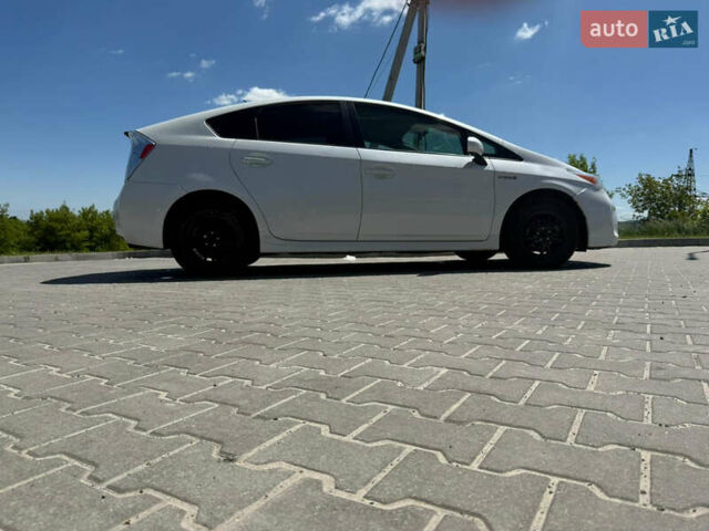 Белый Тойота Приус, объемом двигателя 1.8 л и пробегом 312 тыс. км за 14500 $, фото 1 на Automoto.ua