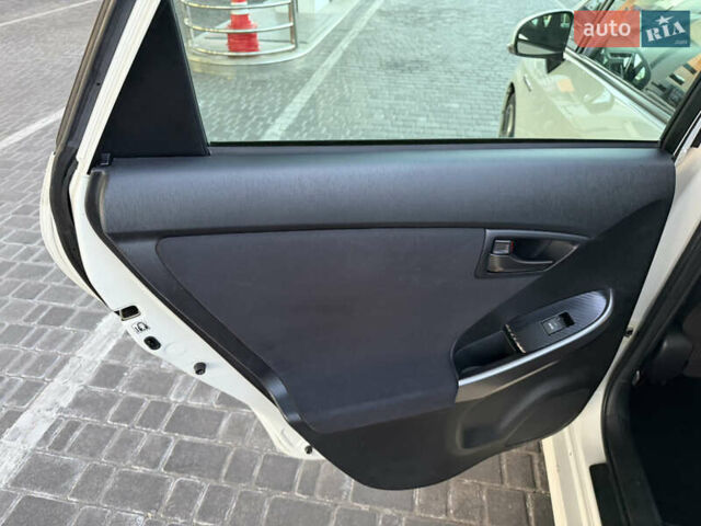 Тойота Приус 2014 в Одессе на Automoto.ua Белый Тойота Приус, объемом двигателя 1.8 л и пробегом 159 тыс. км за 13000 $, фото 14 на Automoto.ua