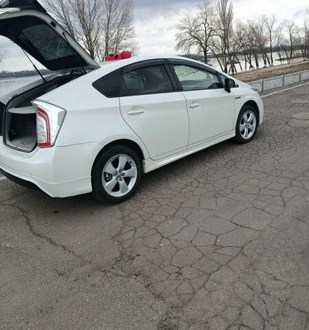 Белый Тойота Приус, объемом двигателя 1.8 л и пробегом 100 тыс. км за 12100 $, фото 6 на Automoto.ua