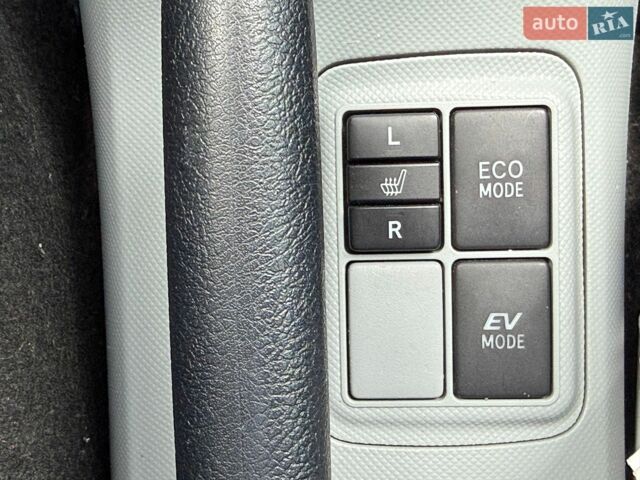 Білий Тойота Пріус, об'ємом двигуна 1.5 л та пробігом 169 тис. км за 11900 $, фото 23 на Automoto.ua