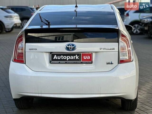 Белый Тойота Приус, объемом двигателя 1.8 л и пробегом 269 тыс. км за 10790 $, фото 5 на Automoto.ua