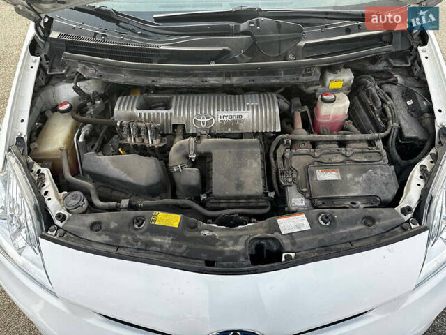 Белый Тойота Приус, объемом двигателя 1.8 л и пробегом 137 тыс. км за 13200 $, фото 20 на Automoto.ua