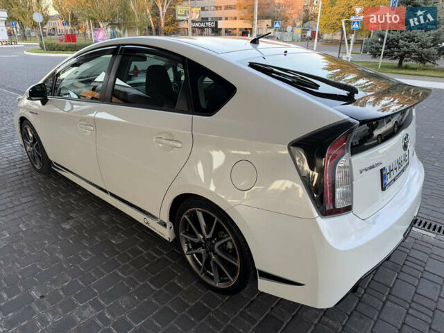 Тойота Приус 2014 в Одессе на Automoto.ua Белый Тойота Приус, объемом двигателя 1.8 л и пробегом 159 тыс. км за 13000 $, фото 4 на Automoto.ua