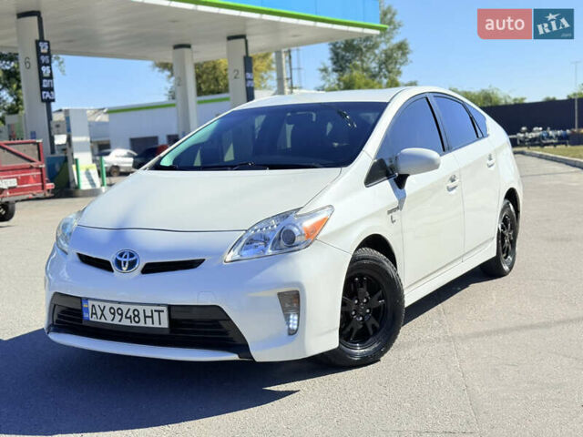 Белый Тойота Приус, объемом двигателя 1.8 л и пробегом 158 тыс. км за 9999 $, фото 2 на Automoto.ua