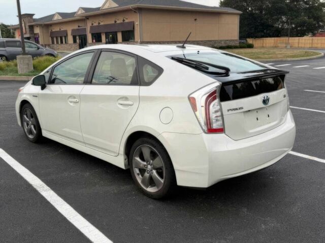 Белый Тойота Приус, объемом двигателя 1.8 л и пробегом 71 тыс. км за 7600 $, фото 5 на Automoto.ua