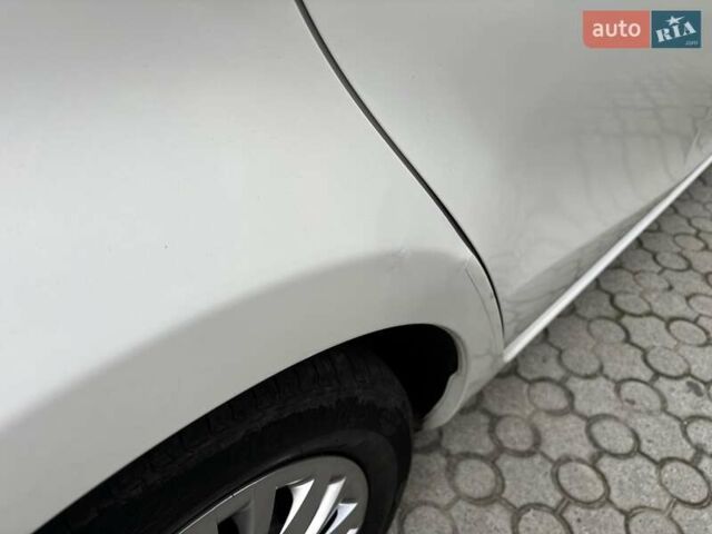 Тойота Приус 2015 в Днепре (Днепропетровске) на Automoto.ua Белый Тойота Приус, объемом двигателя 1.5 л и пробегом 152 тыс. км за 12000 $, фото 7 на Automoto.ua