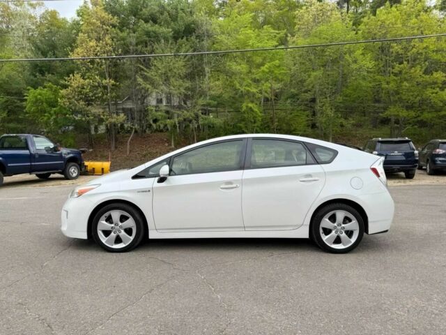 Белый Тойота Приус, объемом двигателя 1.8 л и пробегом 71 тыс. км за 5900 $, фото 2 на Automoto.ua