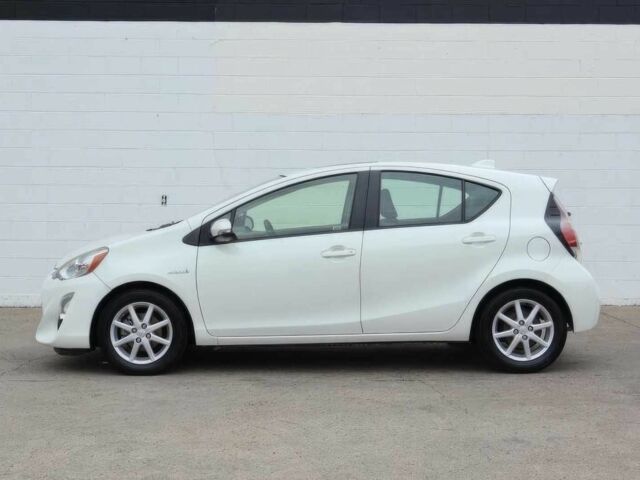 Белый Тойота Приус, объемом двигателя 1.5 л и пробегом 78 тыс. км за 4100 $, фото 3 на Automoto.ua