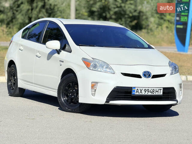 Белый Тойота Приус, объемом двигателя 1.8 л и пробегом 158 тыс. км за 9999 $, фото 19 на Automoto.ua