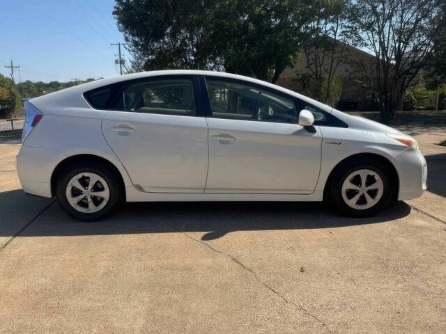 Белый Тойота Приус, объемом двигателя 1.8 л и пробегом 74 тыс. км за 6400 $, фото 3 на Automoto.ua