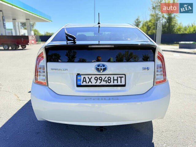 Белый Тойота Приус, объемом двигателя 1.8 л и пробегом 158 тыс. км за 9999 $, фото 24 на Automoto.ua