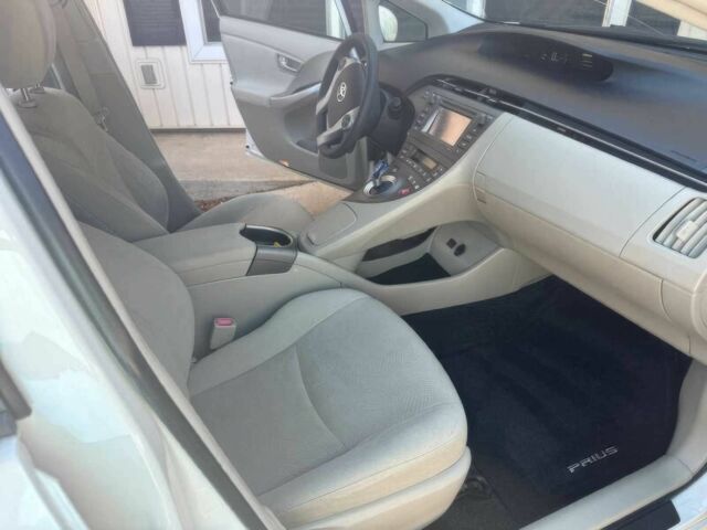 Белый Тойота Приус, объемом двигателя 1.8 л и пробегом 74 тыс. км за 6400 $, фото 8 на Automoto.ua