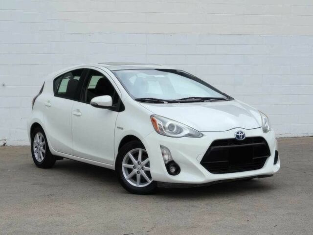 Белый Тойота Приус, объемом двигателя 1.5 л и пробегом 78 тыс. км за 4100 $, фото 2 на Automoto.ua