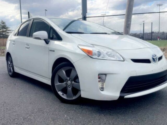 Белый Тойота Приус, объемом двигателя 1.8 л и пробегом 72 тыс. км за 6500 $, фото 2 на Automoto.ua