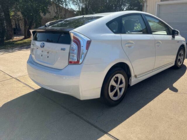 Белый Тойота Приус, объемом двигателя 1.8 л и пробегом 74 тыс. км за 6400 $, фото 5 на Automoto.ua