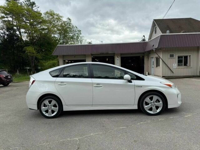 Белый Тойота Приус, объемом двигателя 1.8 л и пробегом 71 тыс. км за 5900 $, фото 6 на Automoto.ua