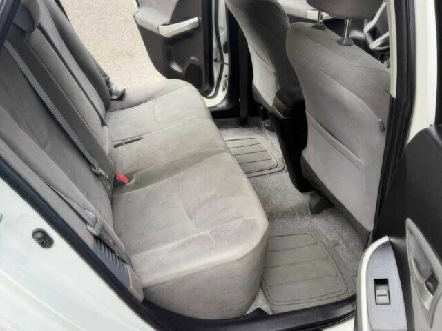 Белый Тойота Приус, объемом двигателя 1.8 л и пробегом 76 тыс. км за 7800 $, фото 11 на Automoto.ua