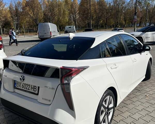 Белый Тойота Приус, объемом двигателя 1.8 л и пробегом 240 тыс. км за 17700 $, фото 3 на Automoto.ua
