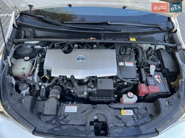 Белый Тойота Приус, объемом двигателя 1.8 л и пробегом 240 тыс. км за 17700 $, фото 21 на Automoto.ua