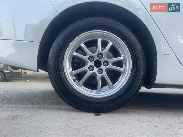 Білий Тойота Пріус, об'ємом двигуна 1.8 л та пробігом 34 тис. км за 15500 $, фото 9 на Automoto.ua